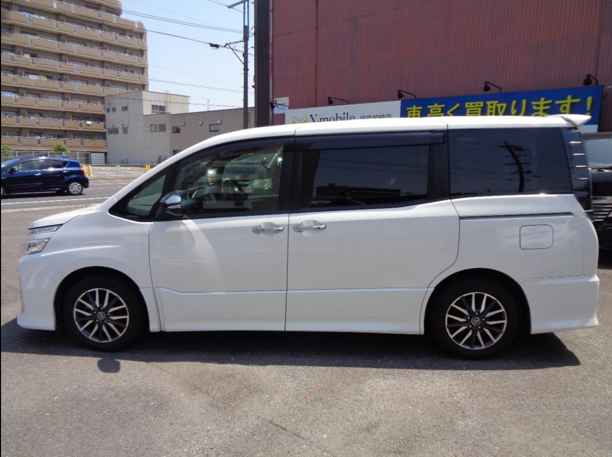 Toyota Voxy Zs Kirameki Atc Japan